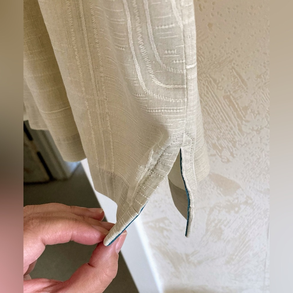 Tommy Bahama silk shirt - Picture 5 of 10